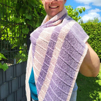 Fertig gestricktes Dreieckstuch Harmonia in zweifarbiger Ausführung