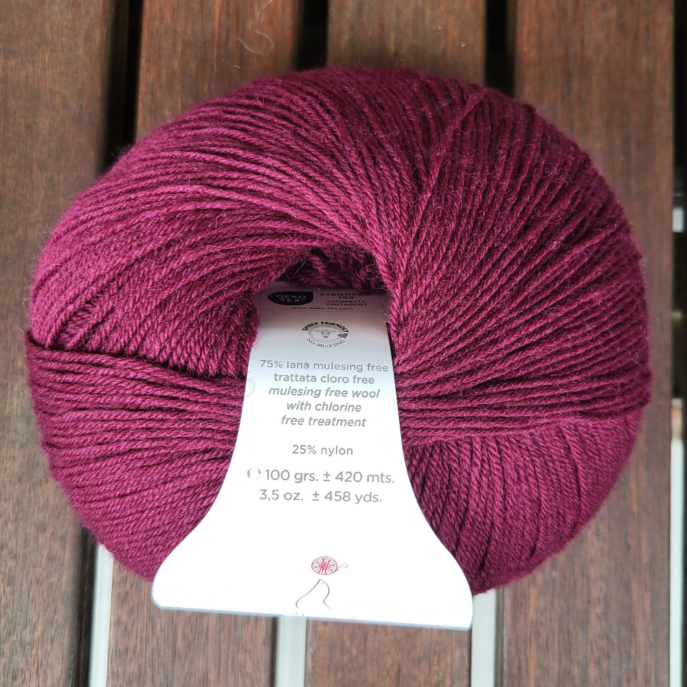 Knäuel Unisocks 4-lagig von Laines du Nord aus Wolle und Nylon, bordeaux