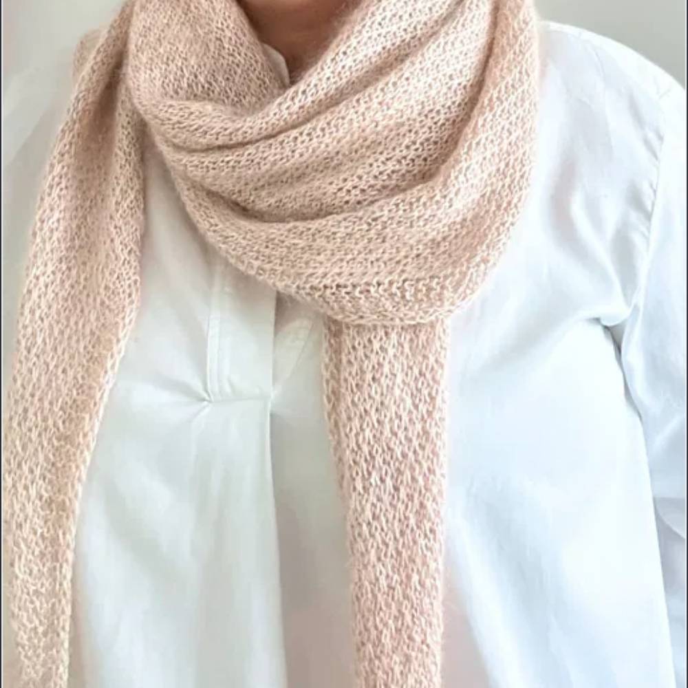 Zwei Knäuel Poema Cashmere für die große Version von Lyn