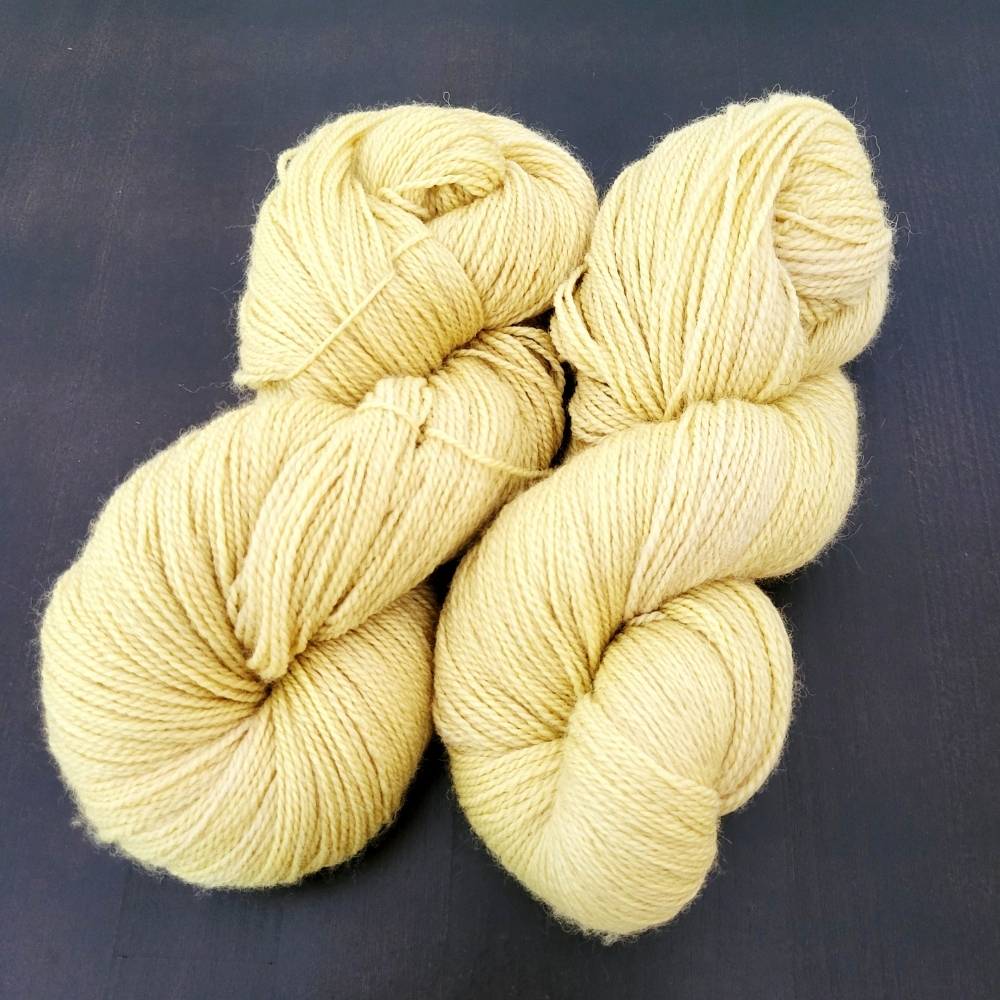 Leo - Pflanzengefärbte Merino mit Baby Kamel